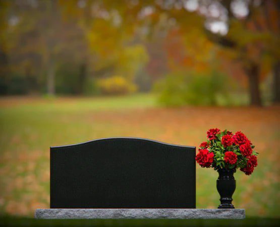 Serpentine-Top Companion Upright Granite Headstone with Single Vase