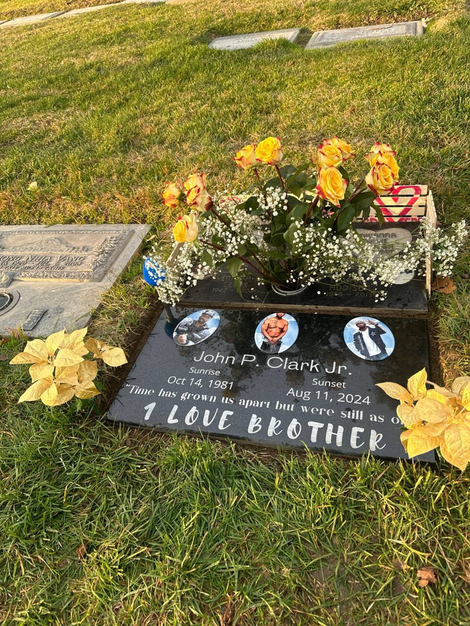 Personalized Headstones That Say More Than a Name and Two Dates 4 Personalized Headstones That Say More Than a Name and Two Dates